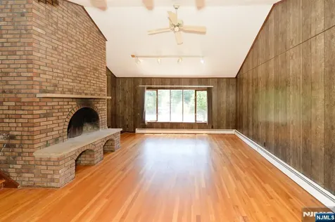 203 Mountain Avenue Hawthorne NJ 07506