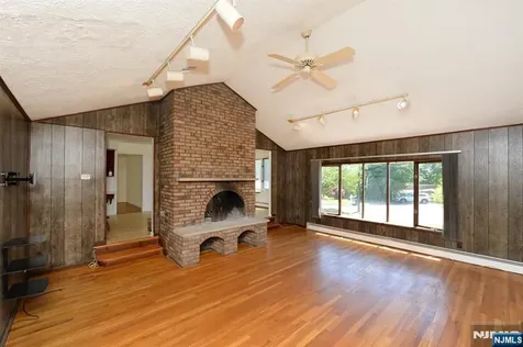 203 Mountain Avenue Hawthorne NJ 07506