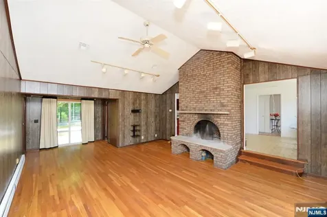 203 Mountain Avenue Hawthorne NJ 07506