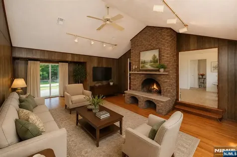 203 Mountain Avenue Hawthorne NJ 07506