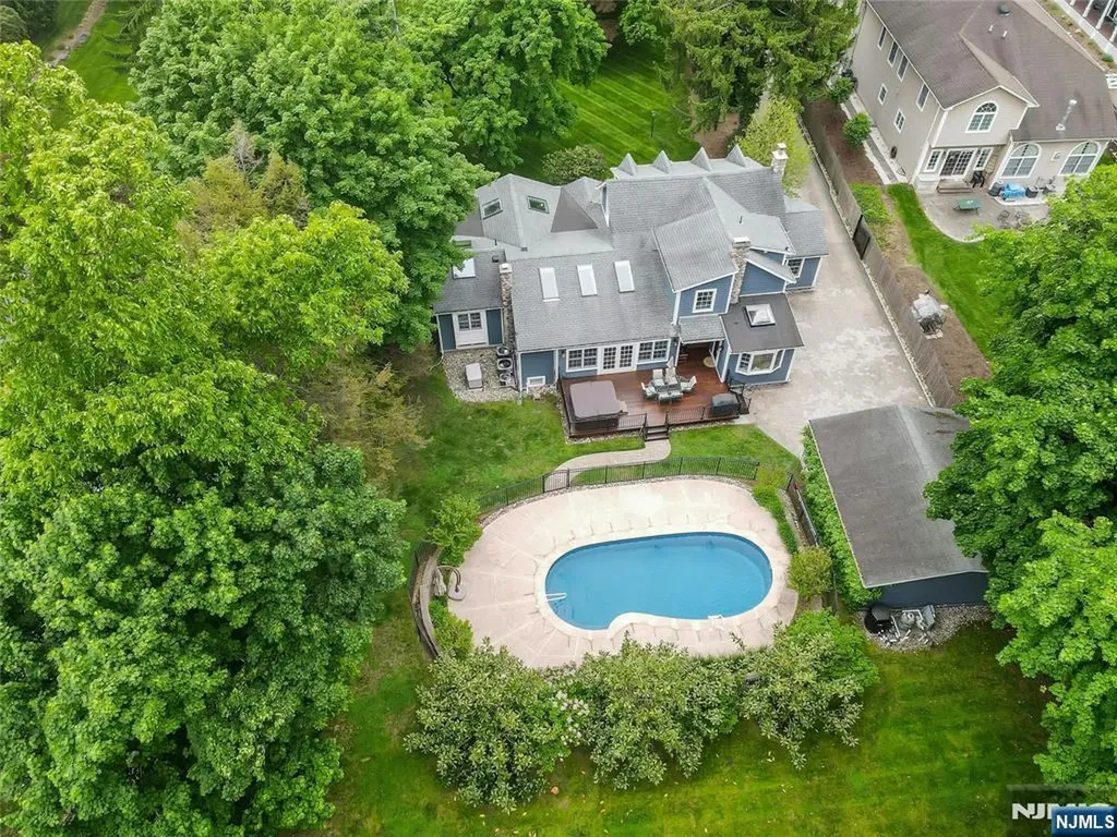 283 Summit Street Norwood NJ 07648