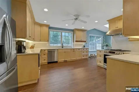 283 Summit Street Norwood NJ 07648