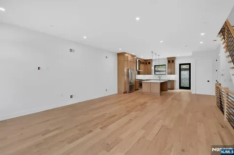 522 Valley Road Clifton NJ 07013