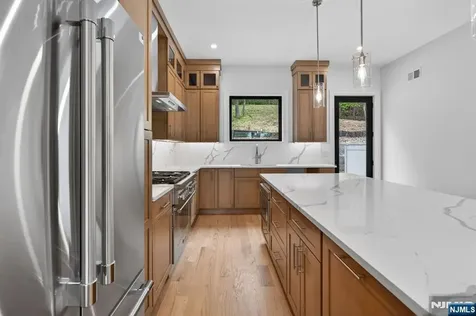522 Valley Road Clifton NJ 07013
