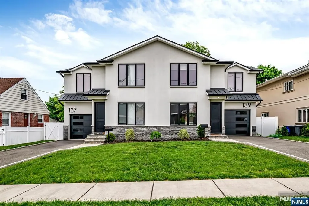 139 Philip Elmwood Park NJ 07407