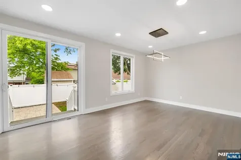 139 Philip Elmwood Park NJ 07407