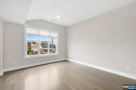 139 Philip Elmwood Park NJ 07407