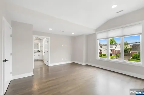 139 Philip Elmwood Park NJ 07407