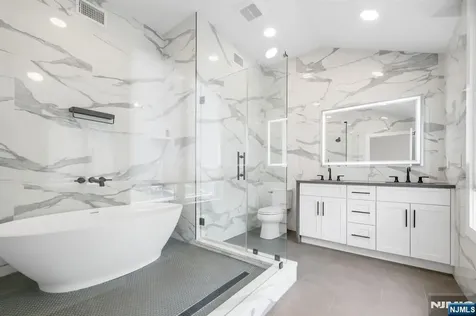 139 Philip Elmwood Park NJ 07407