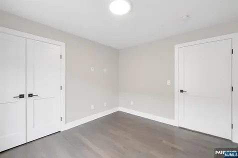 139 Philip Elmwood Park NJ 07407