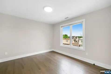 139 Philip Elmwood Park NJ 07407