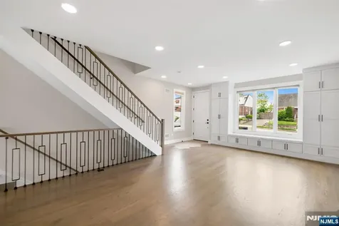 139 Philip Elmwood Park NJ 07407