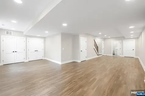 139 Philip Elmwood Park NJ 07407