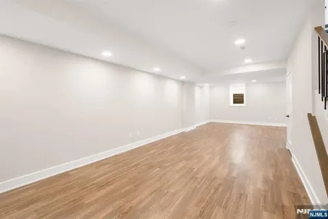 139 Philip Elmwood Park NJ 07407
