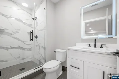 139 Philip Elmwood Park NJ 07407