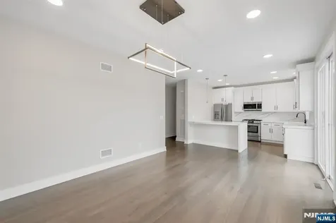 139 Philip Elmwood Park NJ 07407