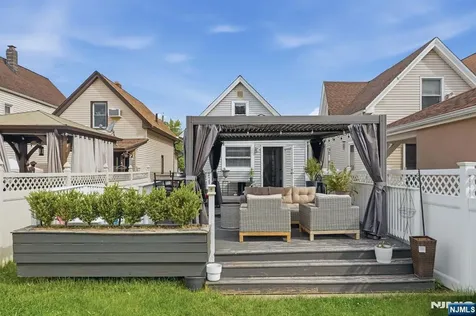 32 Willard Street Garfield NJ 07026