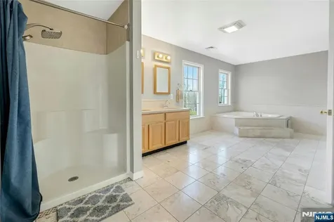 40 Horseneck Road Montville Township NJ 07045