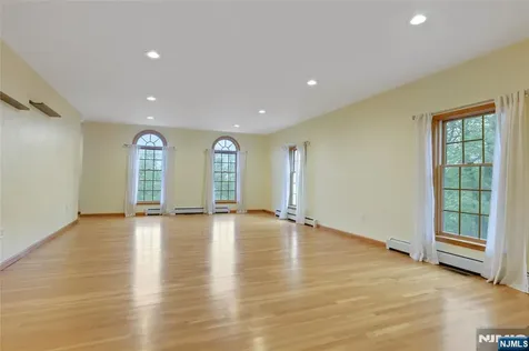 40 Horseneck Road Montville Township NJ 07045