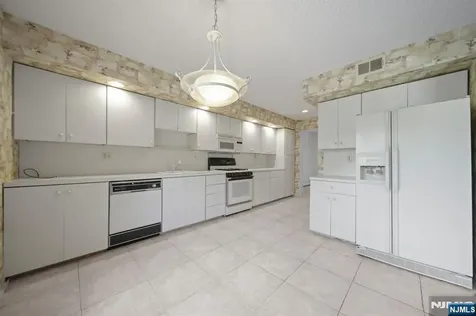31 Berkeley Court Twp Of Washington NJ 07676