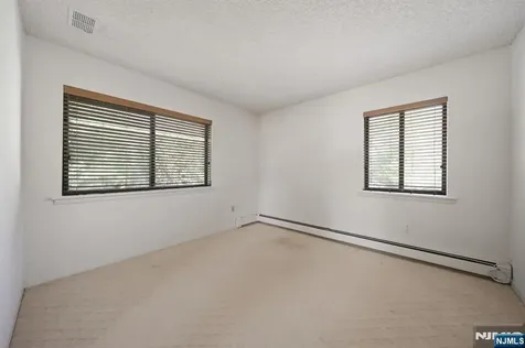 31 Berkeley Court Twp Of Washington NJ 07676