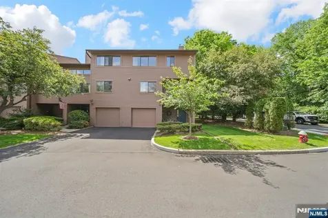 31 Berkeley Court Twp Of Washington NJ 07676