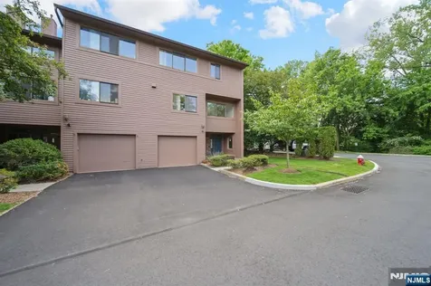 31 Berkeley Court Twp Of Washington NJ 07676