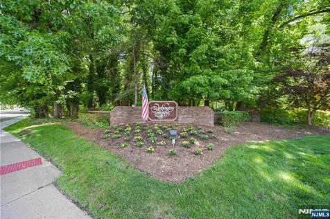 31 Berkeley Court Twp Of Washington NJ 07676