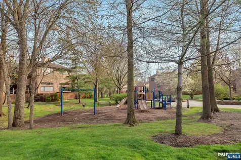 31 Berkeley Court Twp Of Washington NJ 07676