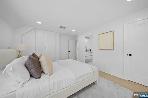 55 Forest Road Demarest NJ 07627