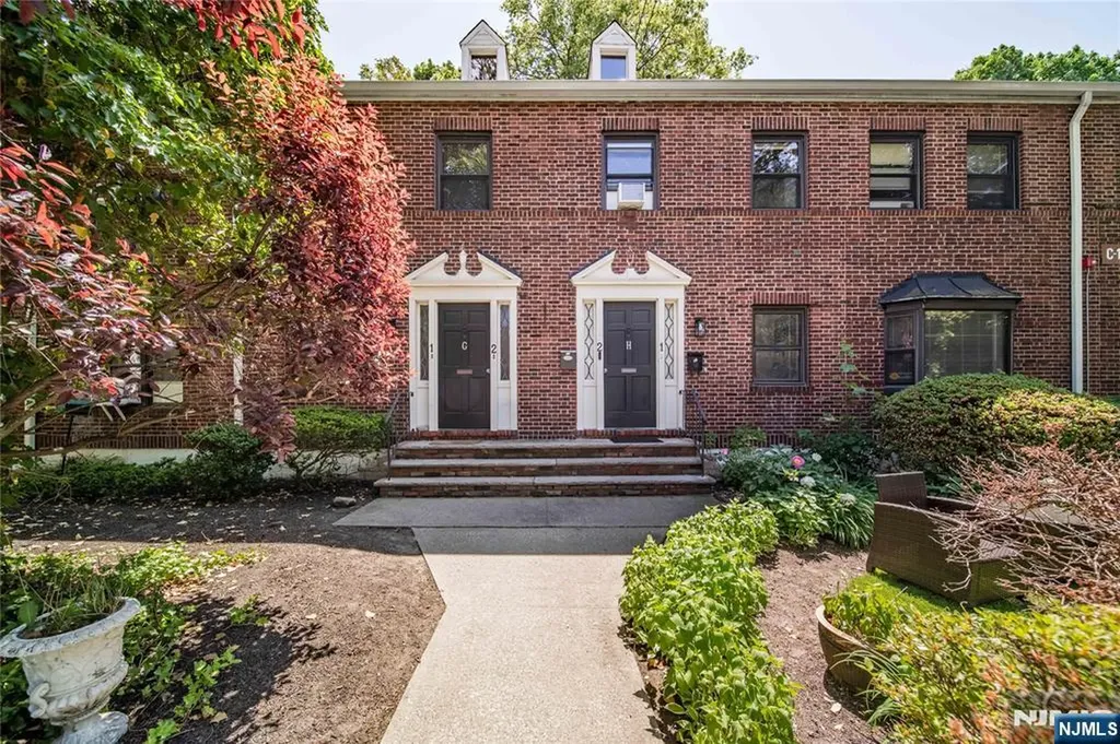 90 Tracey Place Englewood NJ 07631