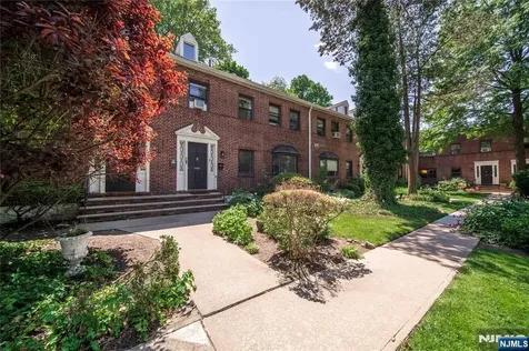 90 Tracey Place Englewood NJ 07631