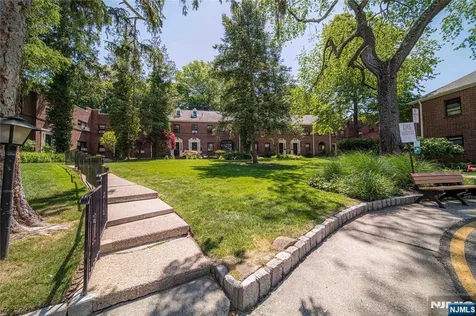 90 Tracey Place Englewood NJ 07631