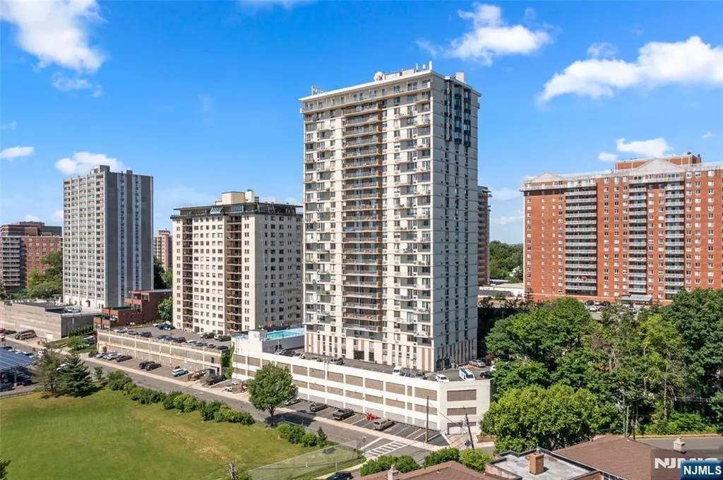 160 Overlook Avenue Hackensack NJ 07601