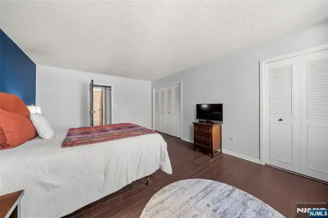 160 Overlook Avenue Hackensack NJ 07601