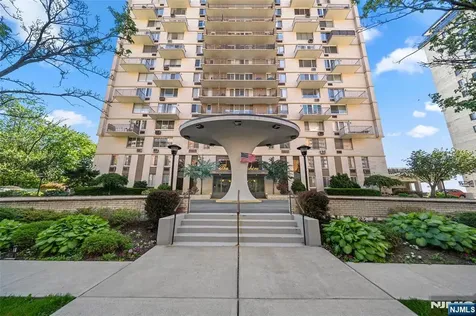 160 Overlook Avenue Hackensack NJ 07601