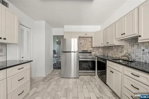 160 Overlook Avenue Hackensack NJ 07601