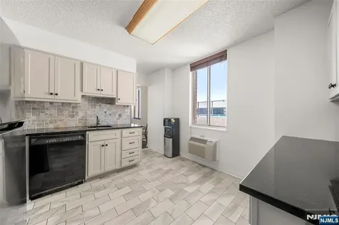 160 Overlook Avenue Hackensack NJ 07601