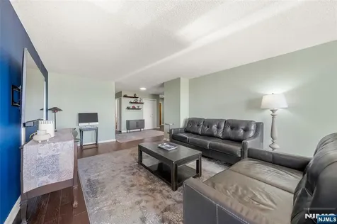 160 Overlook Avenue Hackensack NJ 07601