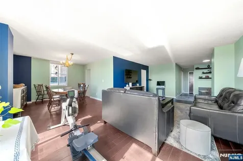 160 Overlook Avenue Hackensack NJ 07601
