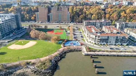 150 Henley Place Weehawken NJ 07086