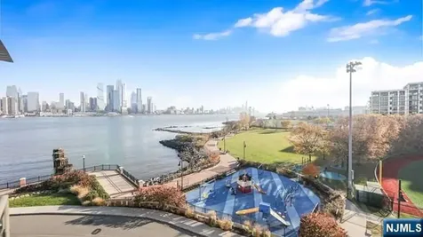 150 Henley Place Weehawken NJ 07086