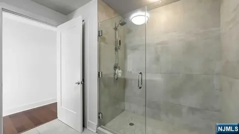 150 Henley Place Weehawken NJ 07086