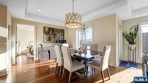 150 Henley Place Weehawken NJ 07086