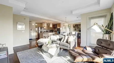 150 Henley Place Weehawken NJ 07086