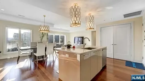 150 Henley Place Weehawken NJ 07086