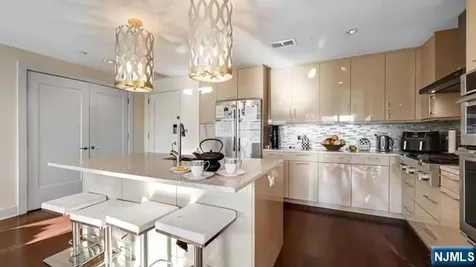 150 Henley Place Weehawken NJ 07086