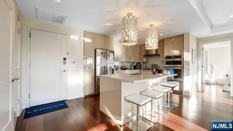 150 Henley Place Weehawken NJ 07086