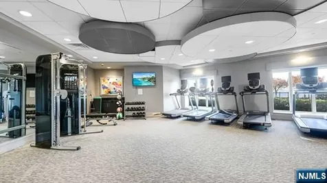 150 Henley Place Weehawken NJ 07086