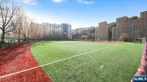 150 Henley Place Weehawken NJ 07086